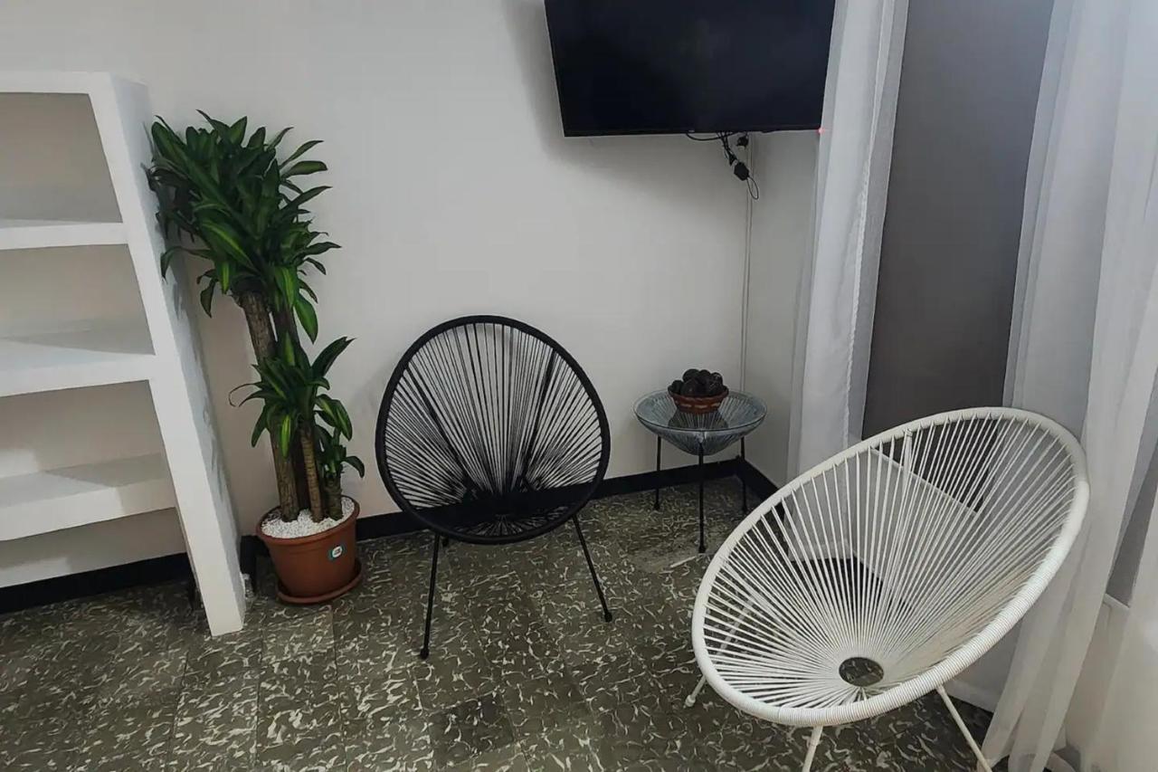 Hotel M4 Economico Estandar - Cartagena — Photos 1